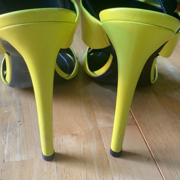 Balenciaga  PARIS sandals lemon color size 38.5 - Picture 8 of 8